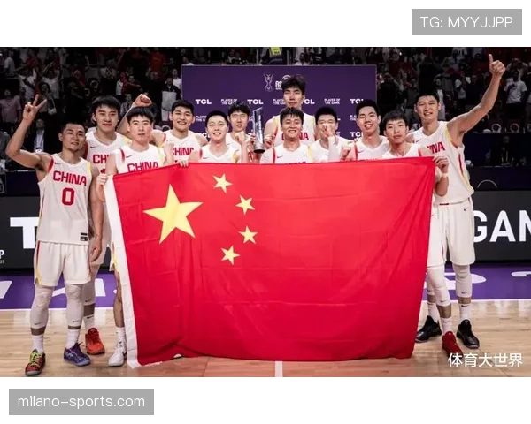 中国男篮紧急赴日备战世预赛，徐杰曾凡博庞峥麟三人缺席